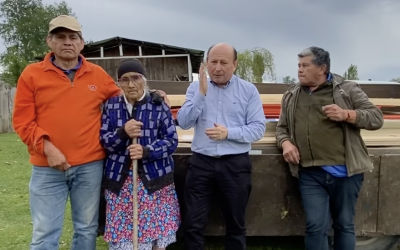 Municipalidad entrega materiales de construcción para vivienda de emergencia a adulta mayor de Cayumapu Alto